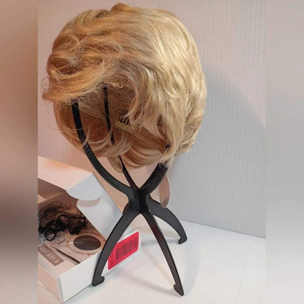 Pixie Cut Wigs Synthetic Short Blonde Pixie Haircut Wig‎ with Bangs Glueless